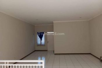 Disewakan Ruko Bagus Terawat 2 Lantai di Kopo Permai