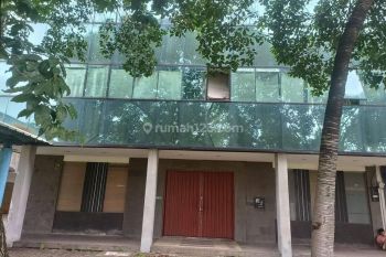 Rumah usaha yg setrategis di kawasan MM2100