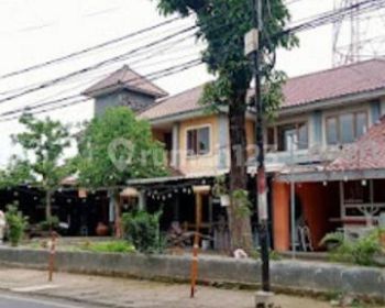 Rumah halaman luas,cocok untuk usaha,pinggir jalan,LT 1001 m2, jagakarsa,JktS,