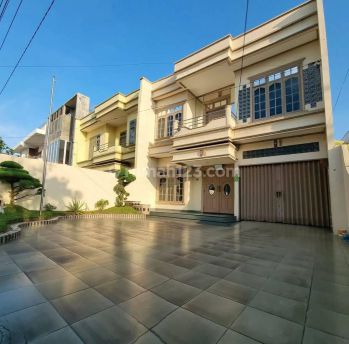 Dijual Cepat Rumah Mewah 3.5 Lantai Jl. Malaka Kota Medan