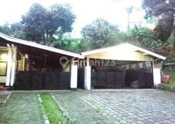 Rumah Besar di Dago Selatan Belakang Hotel Jayakarta Dago Bandung