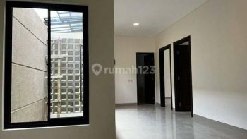 Di Jual Rumah baru, 2 lantai