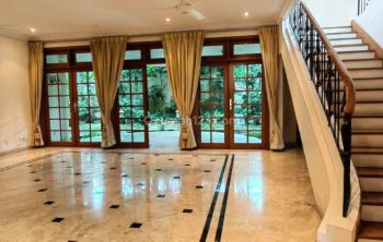 Jual Segera  Menteng Cianjur Parkiran Luas Sampai 5 Mobil