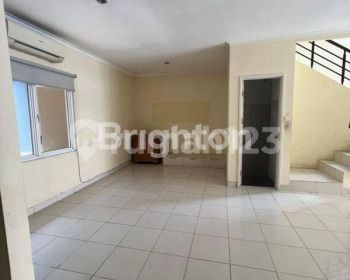 Rumah rapi dekat sms gading serpong