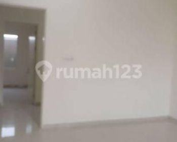 Rumah di Rungkut nirwana 2 Lantai SHM Baru Utara