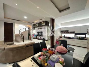 Sale Rumah: GREENLAND TIDAR