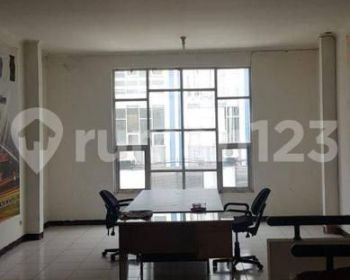 Disewakan dengan harga murah ruko bagus di Batununggal