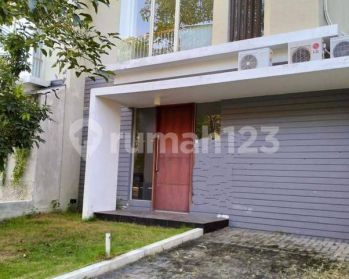 Rumah Sewa North West Park Citraland Surabaya