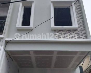 Rumah grogol di Jalan muardi 2D 3 Lantai SHM