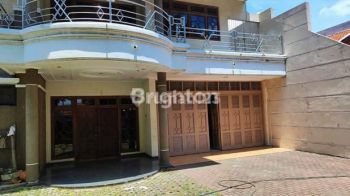 RUMAH DI JL RAYA TENGGILIS SURABAYA COCOK UNTUK USAHA ATAU KAFE