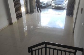 Dijual Ruko 3 Lantai Bagus Siap Pakai Strategis di M Square