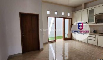 Rumah Di Graha Bintaro Dekat Sektor 9, Mahagoni Dan Pintu Toll