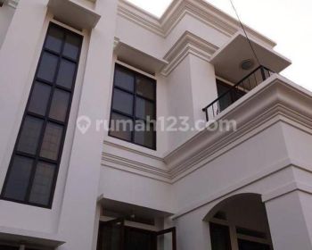 Rumah Klasik Amerika Lebak Bulus Jakarta Selatan Harga Terbaik