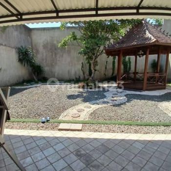 Rumah Dijual Nyaman Cantik di Kota Baru Parahyangan