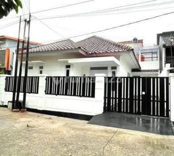 DISEWAKAN RUMAH PONDOK PEKAYON INDAH BEKASI BARAT