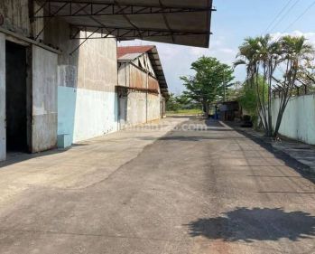 Pabrik Eks Printing Textile di Jalan Provinsi Pekalongan