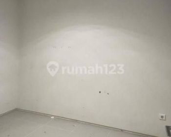 JUAL/SEWA Rumah 2 Lantai Kosongan di Northwest Lake, Citraland Utara