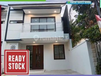 Harga Menarik Rumah Hoek Dua Lantai Antapani Bandung 262M10
