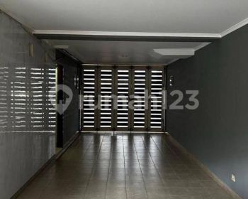 Yd, Dijual Townhouse di Ancol Mansion Jakarta Utara