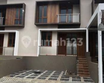 Disewakan Rumah Bagus di Kawasan Awiligar,bandung