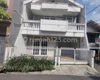 Rumah Disewakan 2 Lantai di Kemanggisan Jakarta Barat