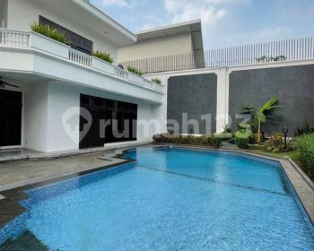 Walking Distance To Jis School