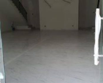 Disewakan ruko bagus like new termurah di kebon jeruk raya