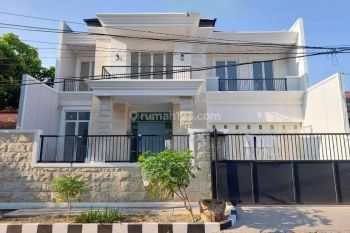 Rumah Mewah Baru Gress, Model American Modern