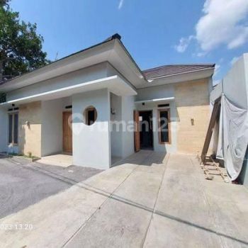 RUMAH BARU CANTIK MINIMALIS MODERN DAN NYAMAN DI BALECATUR GAMPING SLEMAN