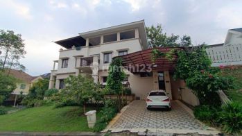 Rumah SHM Best View Pegunungan Dengan Rooftop 3 Lantai