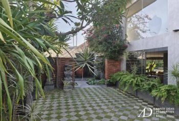 FREEHOLD SIX-BEDROOM VILLA IN THE HEART OF CANGGU