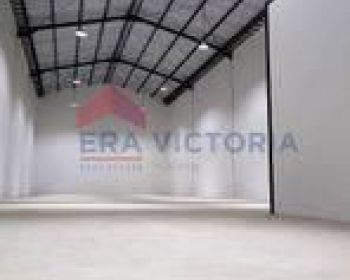 Gudang Layout Luas Parkiran Muat Banyak Dekat Tol Singosari