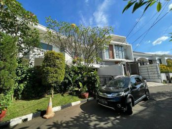 Rumah dijual
Di Lebak Bulus dekat ke MRT Fatmawati