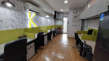 DISEWAKAN SPACE PERKANTORAN FULLY FURNISHED MINIMALIS DI PUSAT KOTA KEMAYORAN di