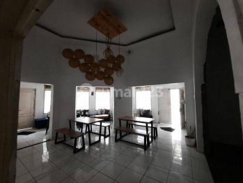 Dijual Rumah dan Tempat Usaha di Sayap Riau