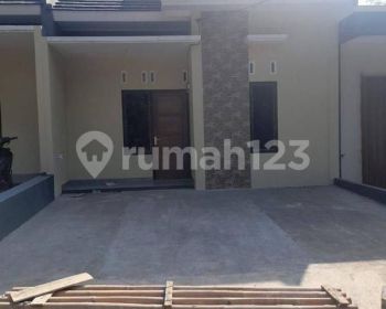 Rumah baru siap huni di Jatisampurna Kota Bekasi