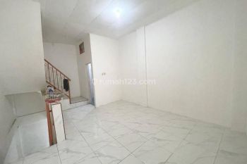 Chandra Rumah Uk 4x12m Full Renovasi di Jelambar