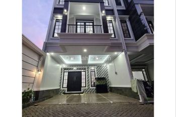 Rumah Baru 3 Lantai Dalam Cluster di Jagakarsa Jakarta Selatan
