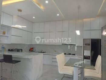 Rumah Lux Mewah Furnish di Cluster Singgasana Pradana Bandung