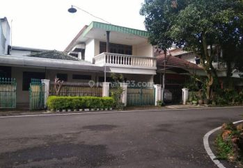 Dijual Rumah Strategis Dekat Fasum di Daerah Bunga Bunga B480