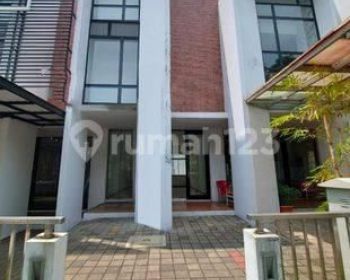 Ruko Hbbc di Kota Baru Parahyangan