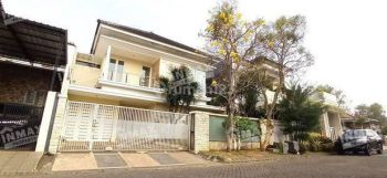 Rumah disewakan di Perum Graha Kencana Malang 2 Lantai Bagus SHM