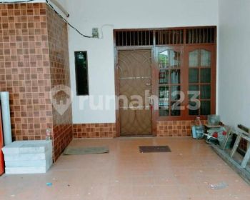 Rumah Baru Renovasi, Sangat Strategis