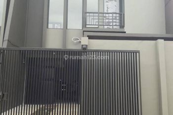 Rumah 2 Lantai Baru SHM di Sunrise Garden, Jakarta Barat