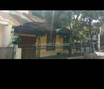 DISEWAKAN RUMAH BESAR SIAP HUNI COCOK TINGGAL/KANTOR