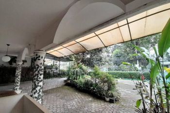 Rumah Lux Semi Furnished di Mainroad Dago Bandung Utara