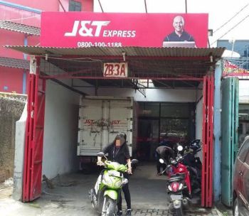 Disewakan Lt. Bawah Ruko Samanhudi!