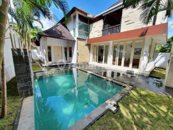 Villa Cantik One Gate Sistim komplek villa2 di Canggu Bali