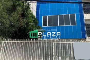 Disewakan Ruko 2lt Siap Pakai, Sudah Renovasi di Jl. Sultan Hasanuddin , (cc),