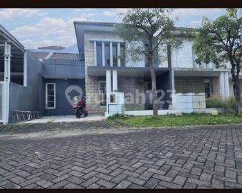 Di SEWAKAN RUMAH SIAP HUNI MEWAH DAN MURAH